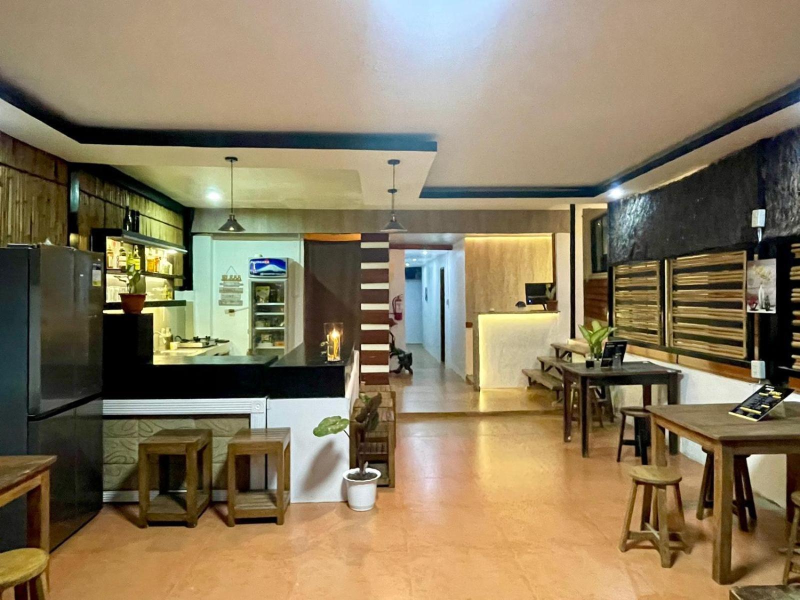 Trail Inn Puerto Princesa Exterior photo